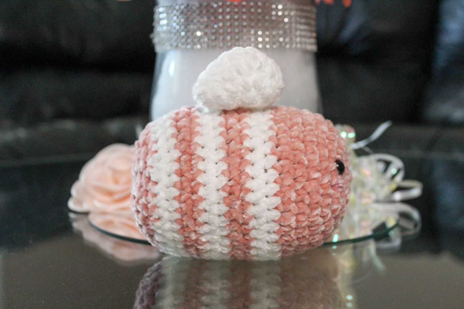 Crochet Velvet Bumble Bee - Image 3